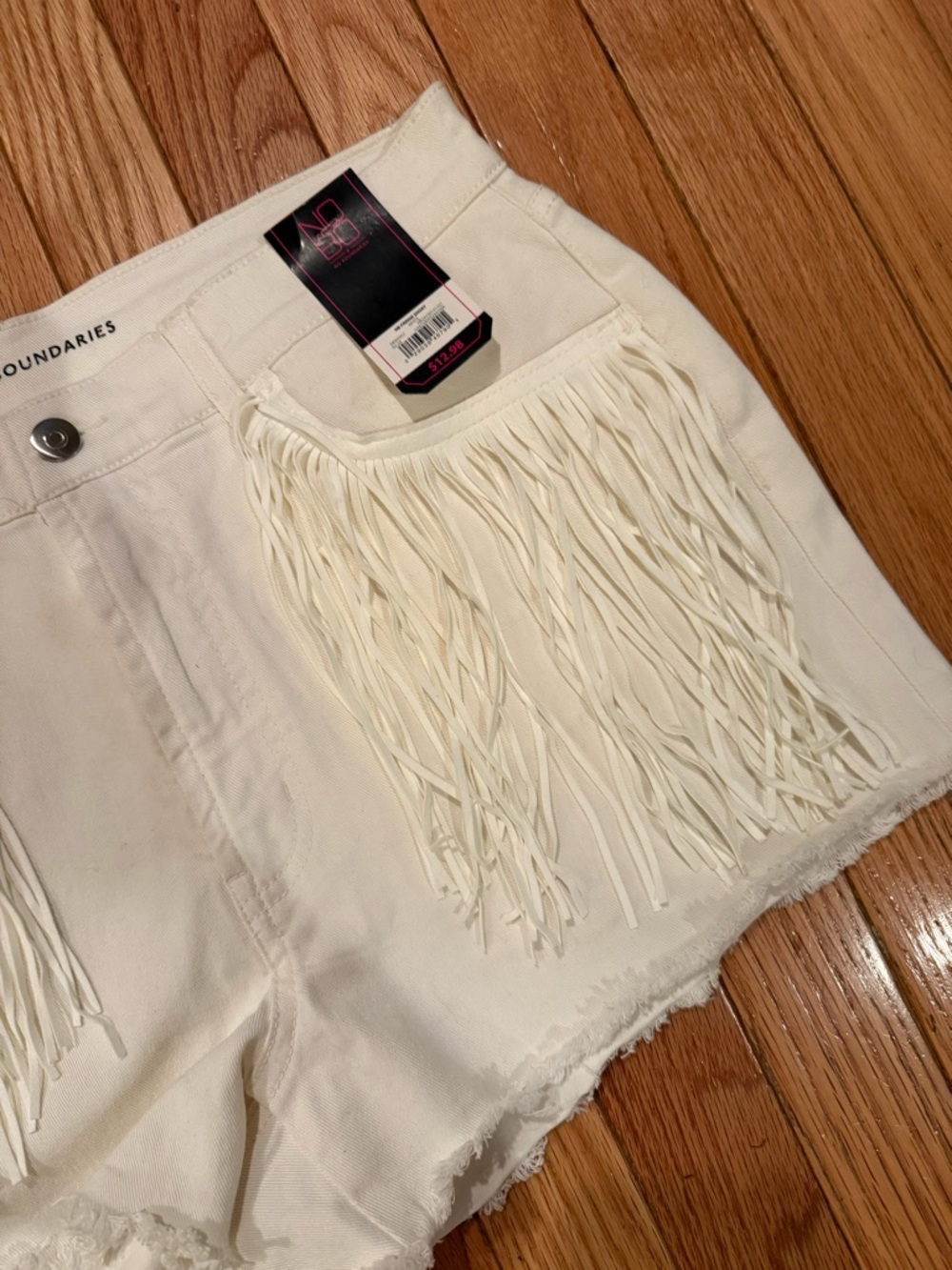 VTG No Boundaries Cream Fringe Denim Shorts NWT western boho - Picture 3 of 6